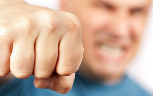 Súlyos testi sértés Döbröközön