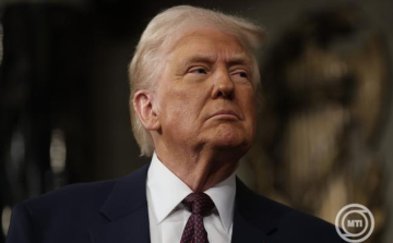 Donald Trump 30 százalékos vámot vetett ki az EU-ból és Mexikóból érkező importra