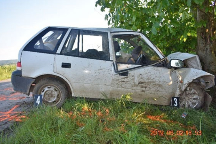 Lesodródott az útról, és ott egy fának ütközött egy dombóvári férfi