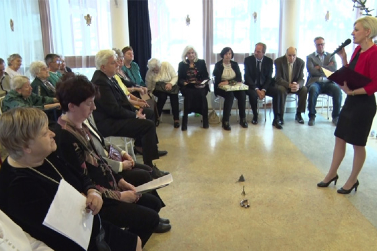 Karácsony az idősotthonokban