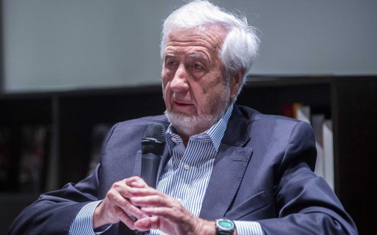 Kalapáccsal támadtak rá az Antall-kormány volt külügyminiszterére