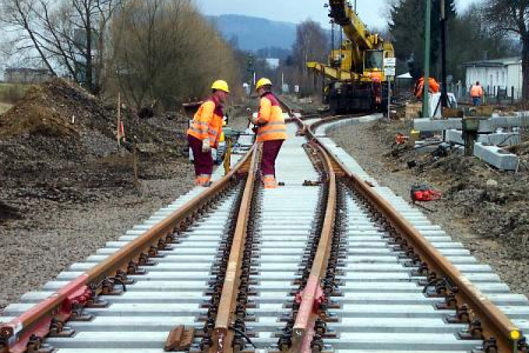 Megkezdődött a Kaposvár-Dombóvár közötti pályaszakasz felújítása
