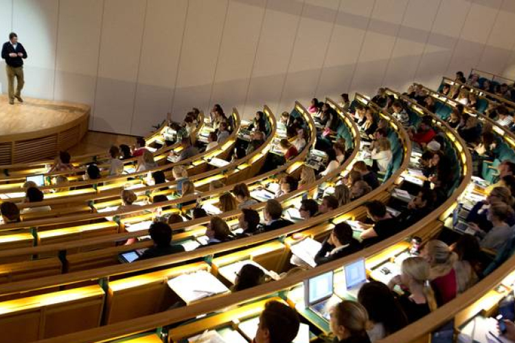 Emmi: minden hallgató a választott karon fejezheti be tanulmányait