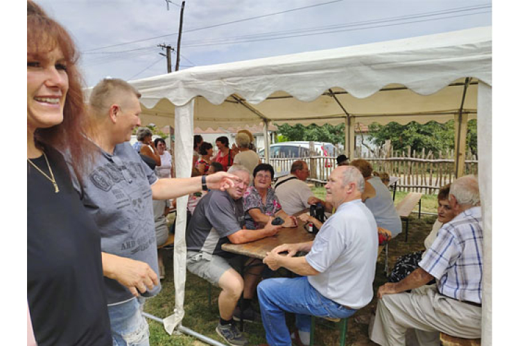 Baráti találkozót tartottak a Dombóvár-Szőlőhegyről elszármazottak és a városrész lakói