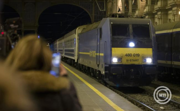 MÁV: először ment utasokkal óránként 160 kilométerrel vonat Budapest és Székesfehérvár között